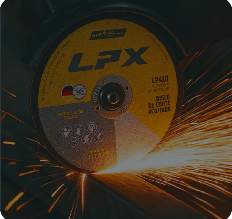 Profissional usando ferramentas LPX